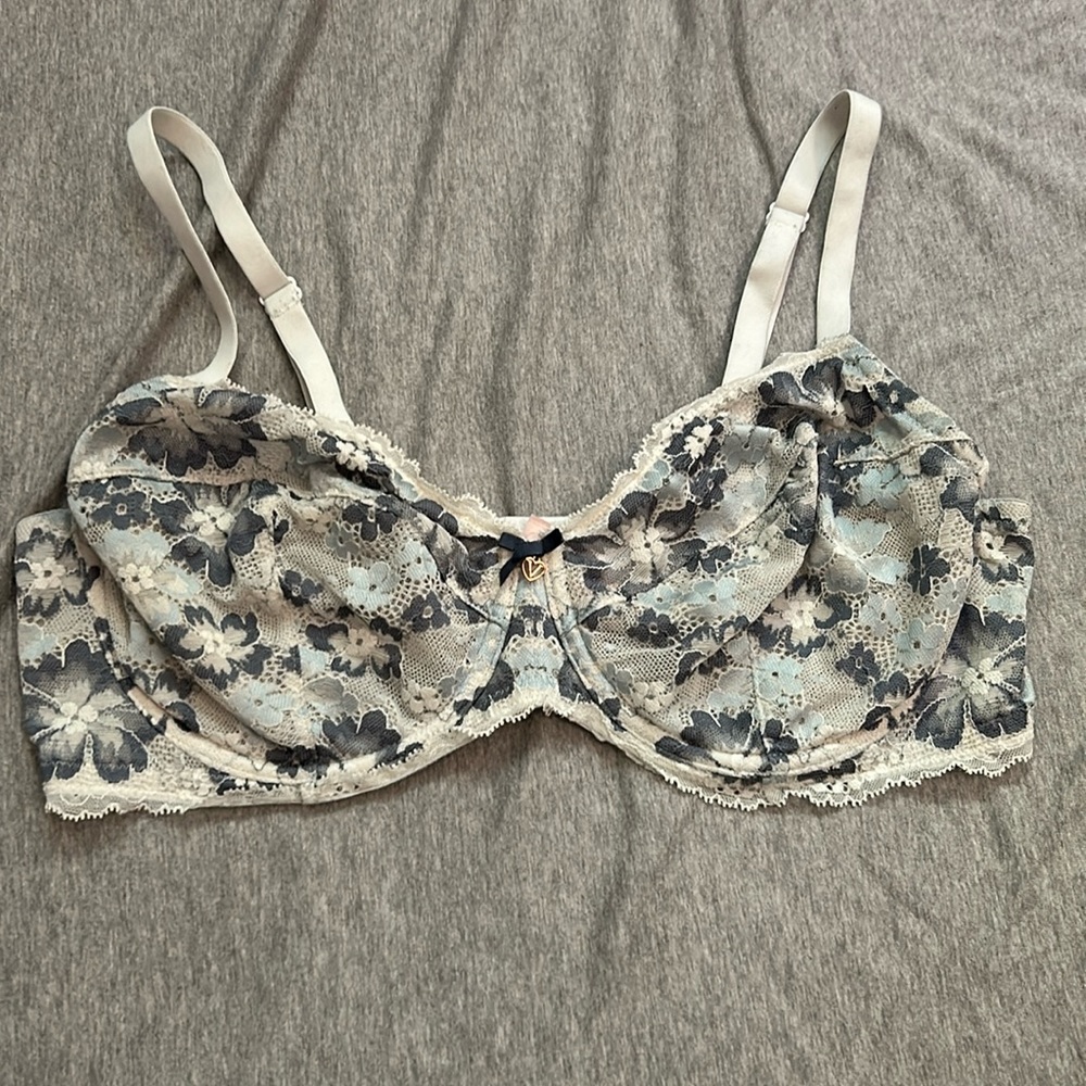 Body by Victoria unlined lace demi bra size 38D